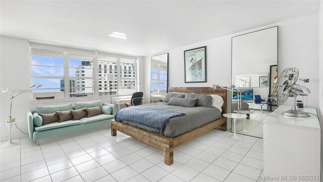 Building Photo - 100 Lincoln Rd