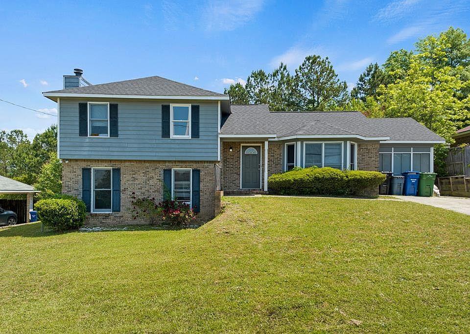 Primary Photo - 148 Sweetwater Dr