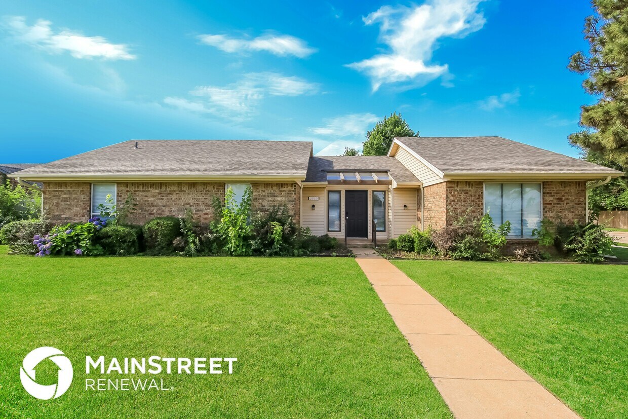 Foto principal - 3920 Green Hills Ct