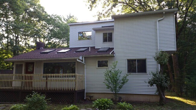 Building Photo - 119 Bogart Rd
