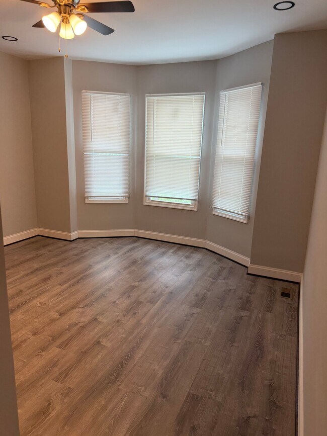 Foto del edificio - 615 N Rosedale St