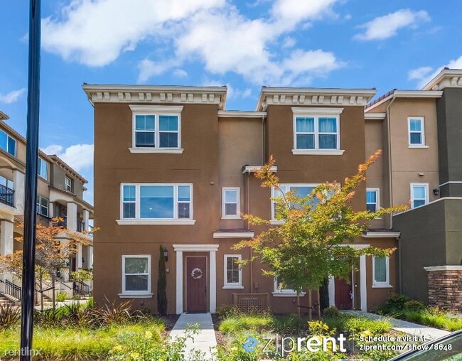 Building Photo - 3 br, 3.5 bath Townhome - 38939 Primula Te...