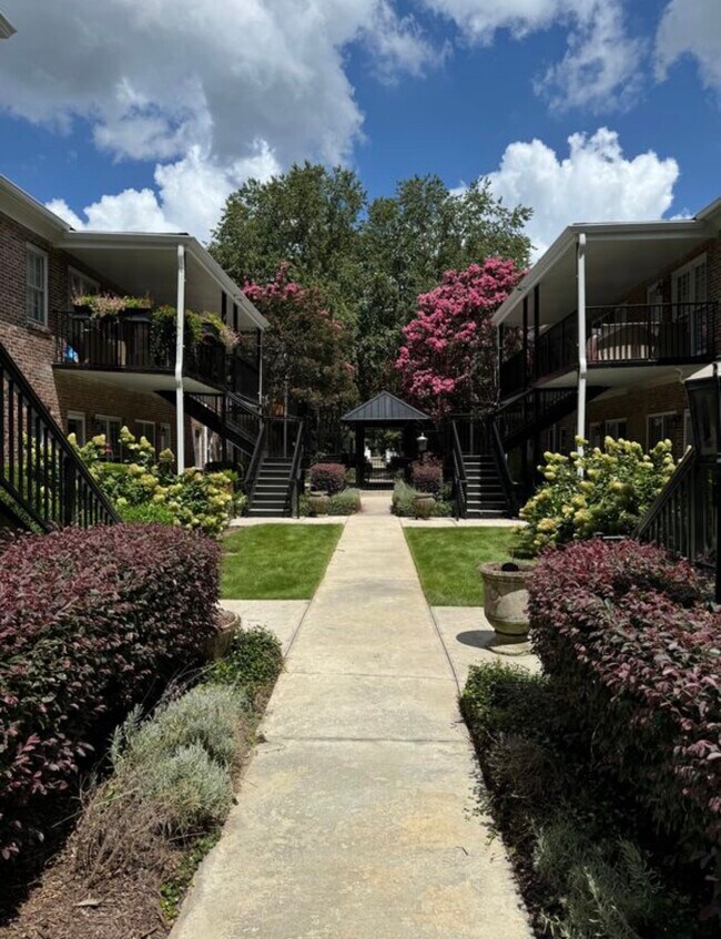 Foto del edificio - 3675 Peachtree Rd NE