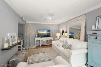 Building Photo - 291A 8th Ave S