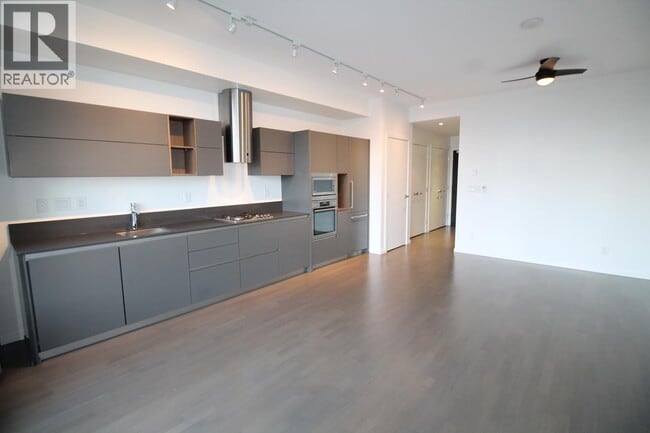 Photo du bâtiment - 133 E 8th Ave