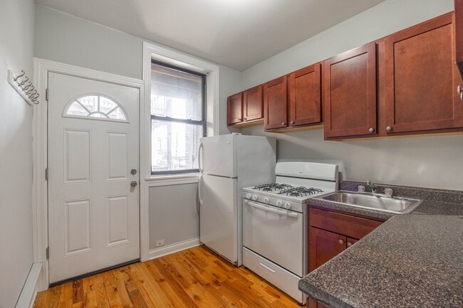 Photo - 4415 N Wolcott Ave Apartment
