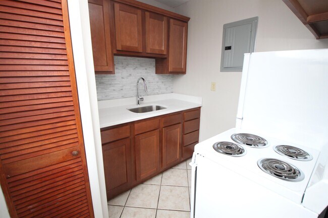 Foto del edificio - 464 McKnight Cir