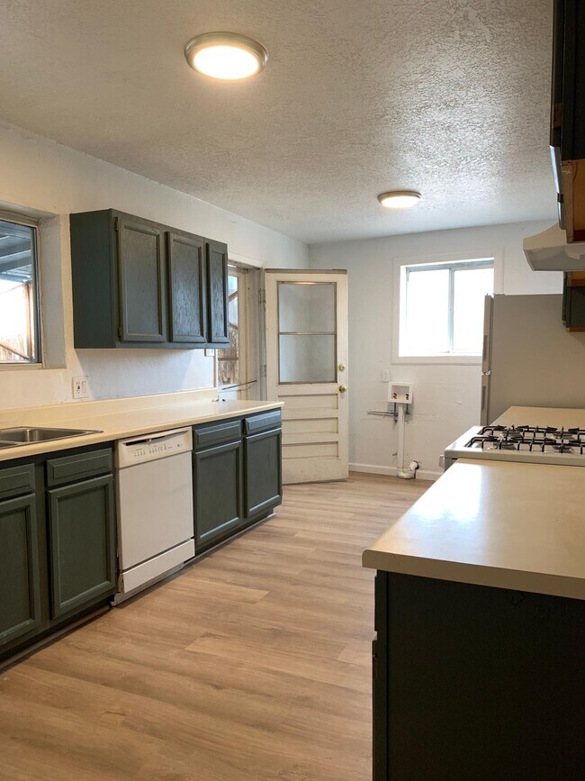 Foto del edificio - 9656 4th St NW
