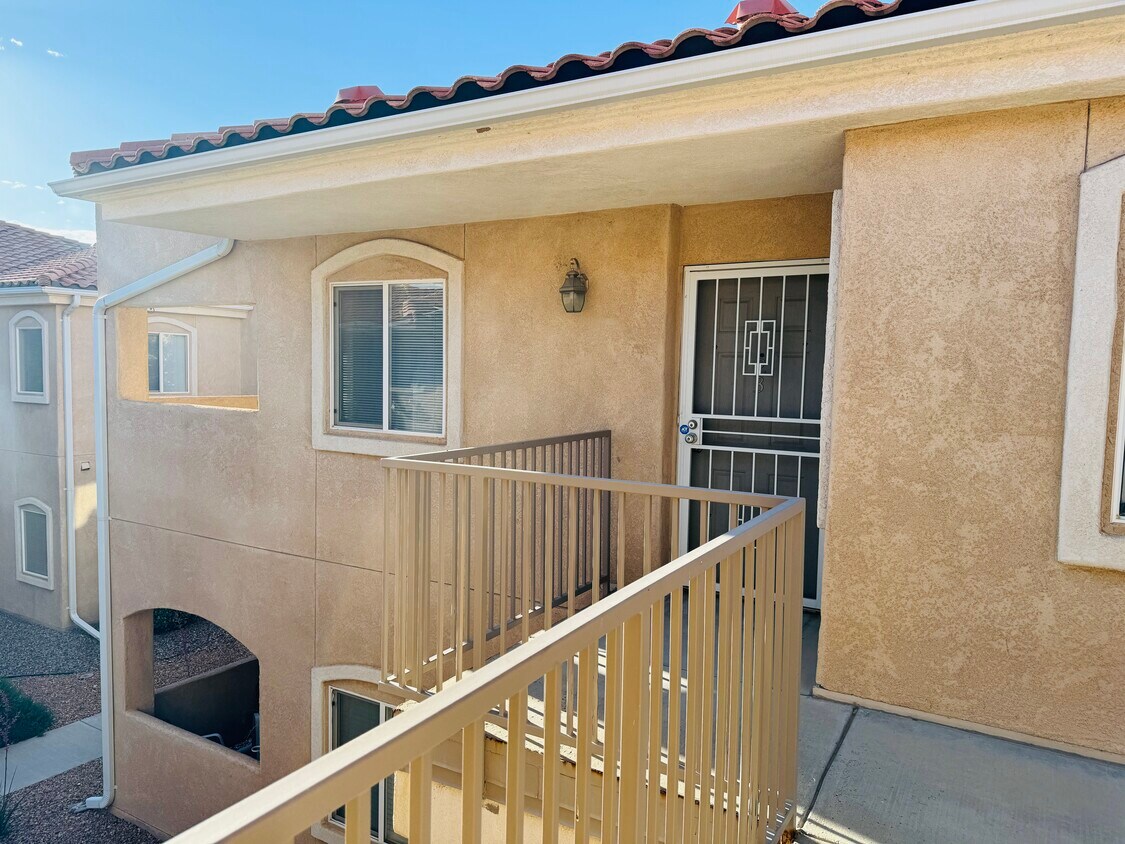 Foto principal - 6800 Vista Del Norte Rd NE