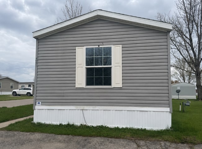Building Photo - 4095 Geranium Ln