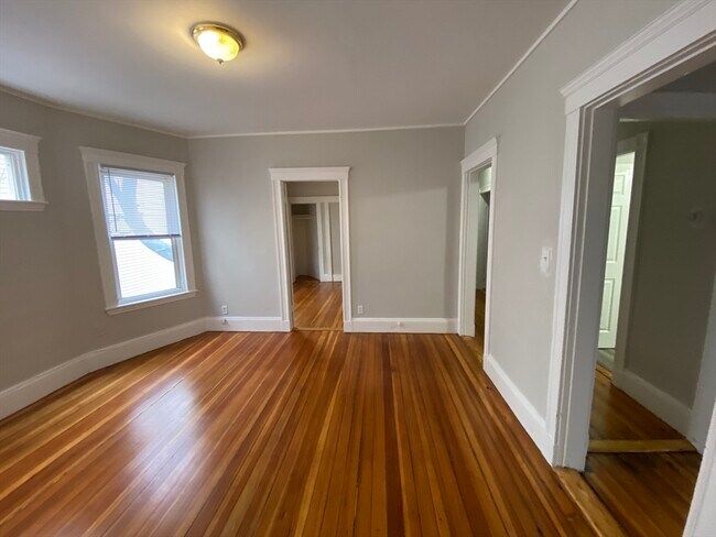 Building Photo - 77 Topliff St