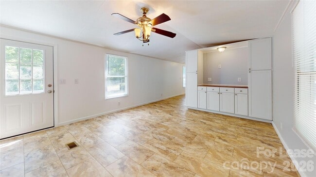 Building Photo - 4120 Glenola Dr