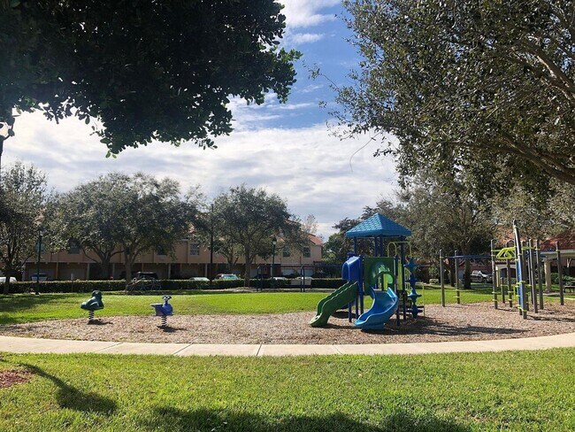 Foto del edificio - 2028 Alta Meadows Ln