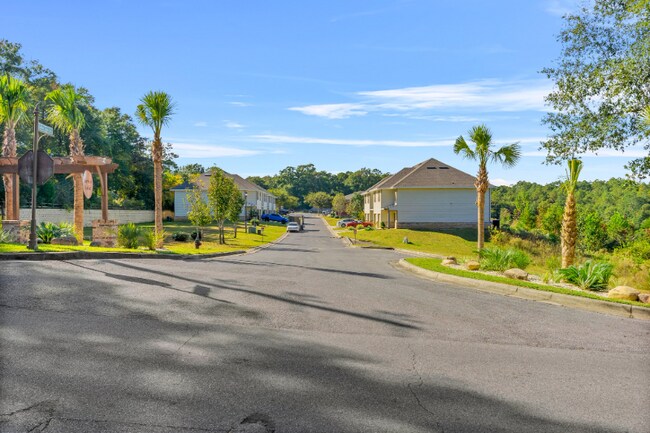 Foto del edificio - 813 Arbor Lake Dr