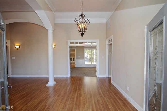 Building Photo - 215 Otter Cir