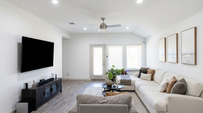 Foto del edificio - 12918 Wempe Wy