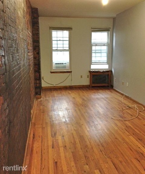 Building Photo - 1 br, 0.5 bath Apartment - 149 W 72nd St