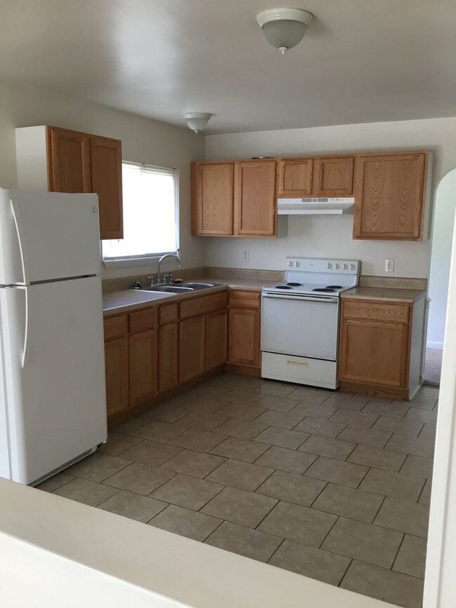 Building Photo - 4 br, 1 bath House - 520 Kellam Rd