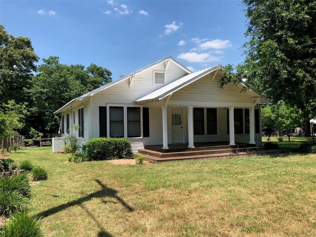 Building Photo - 307 Old Phelps Rd