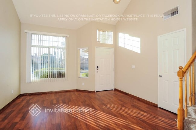 Building Photo - 39926 Milan Dr