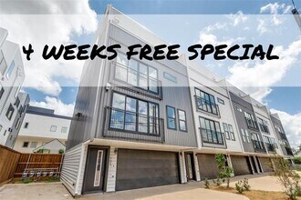 Building Photo - 4701 San Jacinto St