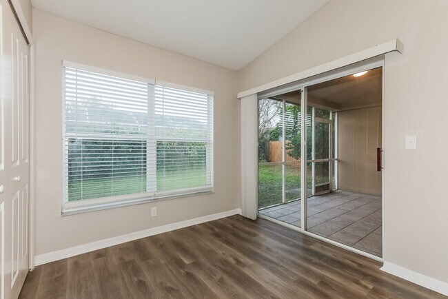 Foto del edificio - 9919 Stockbridge Dr