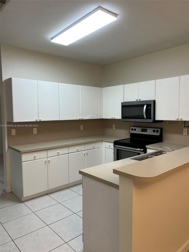Foto del edificio - 10861 NW 85th Terrace