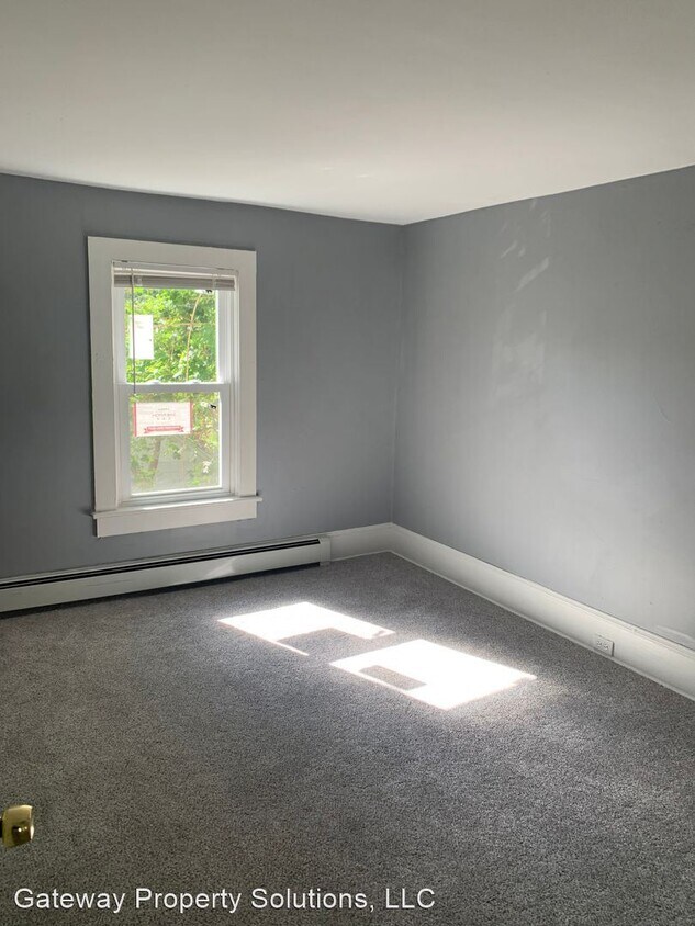 Foto principal - 3 br, 1.5 bath House - 41 Maple Ave