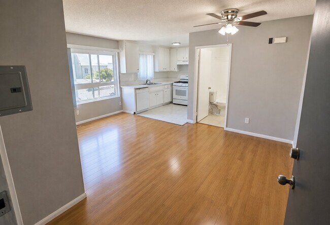 Foto del edificio - 4225 Inglewood Blvd