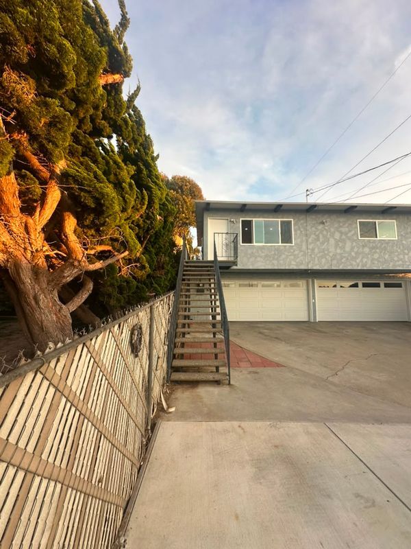 Foto del edificio - 4452 W 169th St