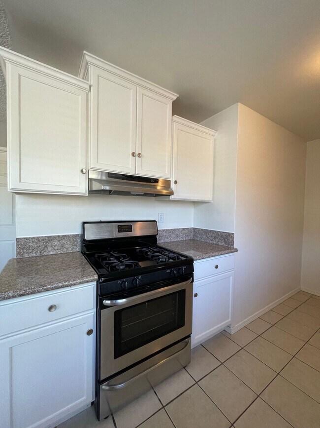 Foto del edificio - 928 N Alameda Ave