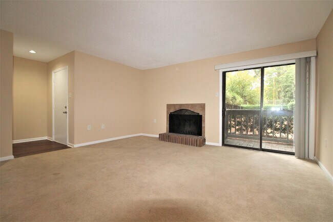 Building Photo - 1 Bedroom Condo in South Park