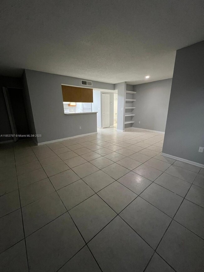 Building Photo - 1261 SW 46th Ave