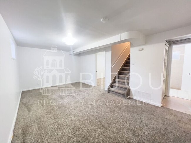 Foto del edificio - 2206 E Fountain Blvd