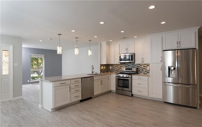 Building Photo - 2502 Candlewood Ct