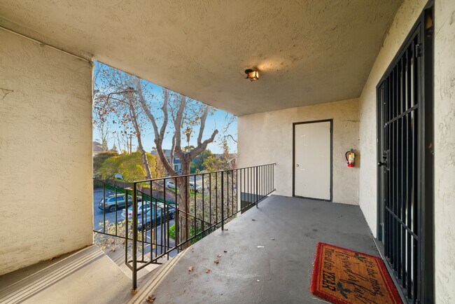 Foto del edificio - 3009 Dana St