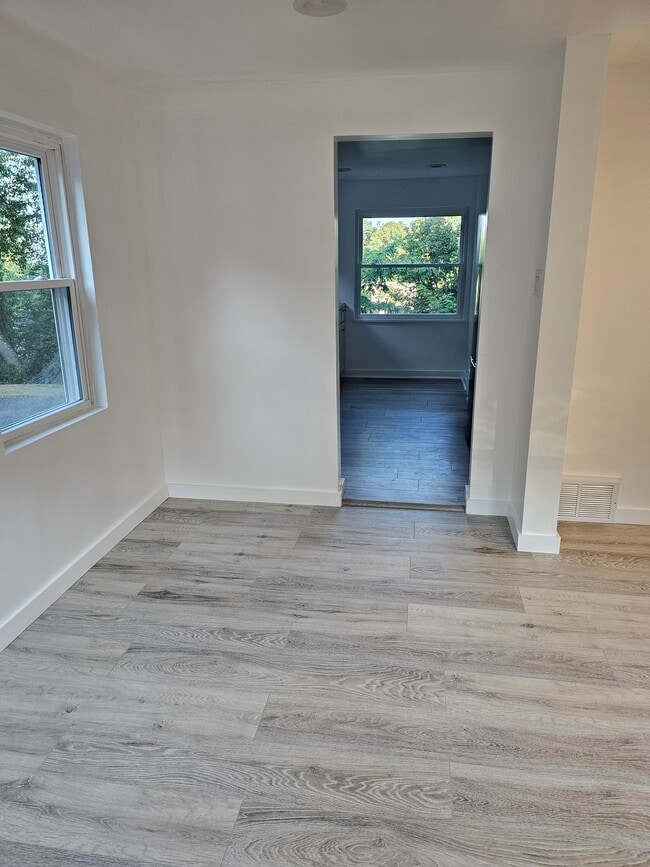 dining room - 4355 Coleridge St