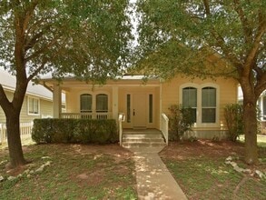 Building Photo - 136 Strawn
