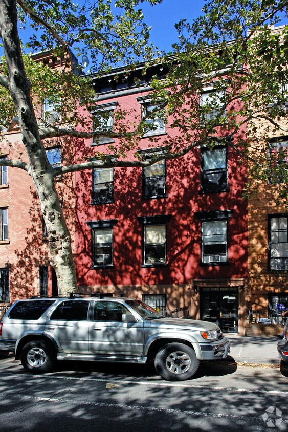 Building Photo - 294 Clinton St