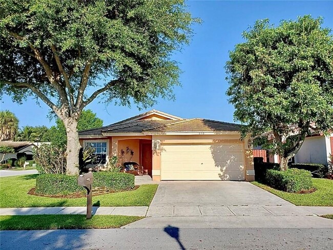 Building Photo - 210 NW 40th Ave