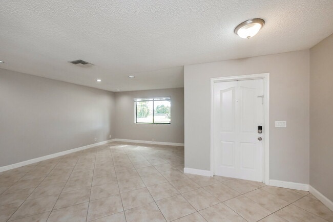 Foto del edificio - 6801 SW 43rd St