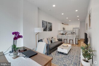 Building Photo - 709 N 19th St