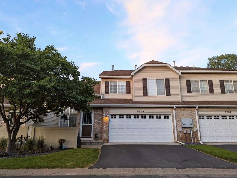 8759 Hastings Cir NE, Blaine, MN 55449 Townhome Rentals in Blaine MN