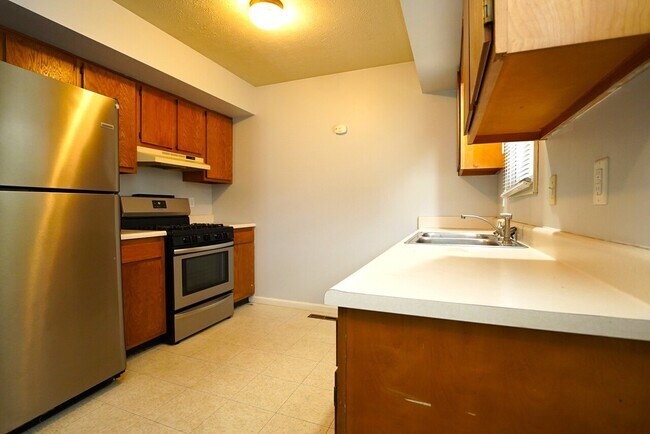 Building Photo - Osceola Properties for V.S.T
