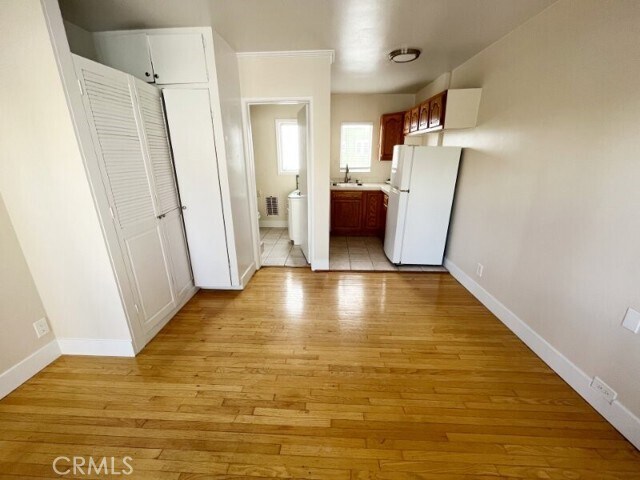 Foto del edificio - 250 Cliff Dr