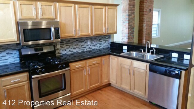 Foto del edificio - 4 br, 2 bath House - 151 Pius Street