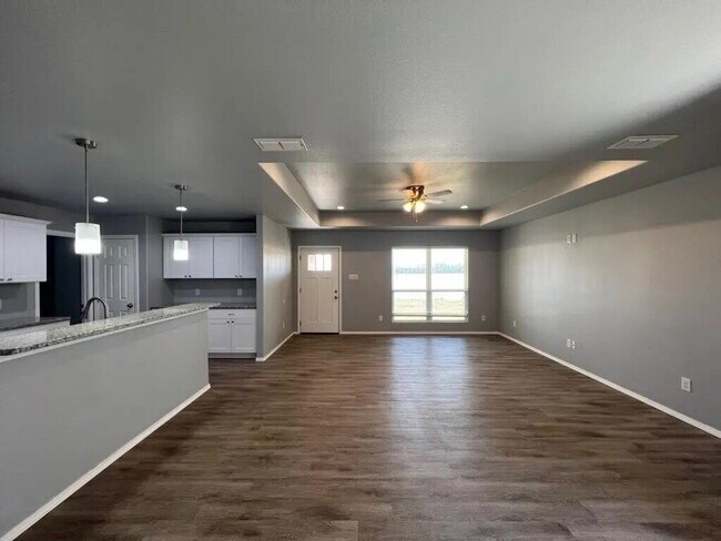 Building Photo - Updated 3/2/2 in Frenship ISD!