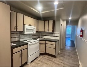 Building Photo - 1430 Walnut St Building Photo - 1430 Walnut St