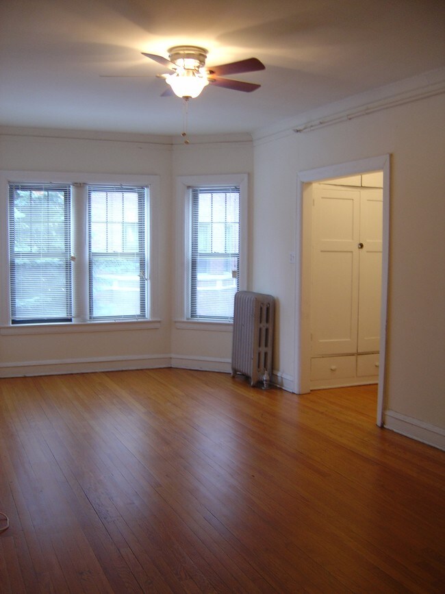 1024 Noyes 2225 Ridge Rentals Evanston, IL