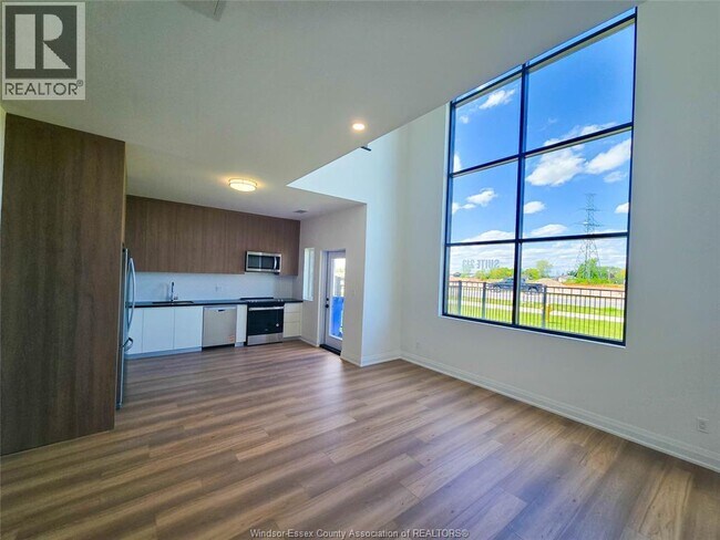 Photo du bâtiment - 4400 Laurier Pkwy